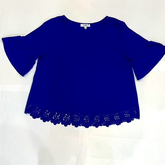 Moa Moa Woman Cobalt Blue Ruffle Sleeve Blouse Size 1X Laser Cut Hem - Picture 1 of 5